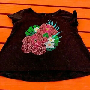 Five for 25 Place soft, short sleeve T-shirt w cut out  on the back